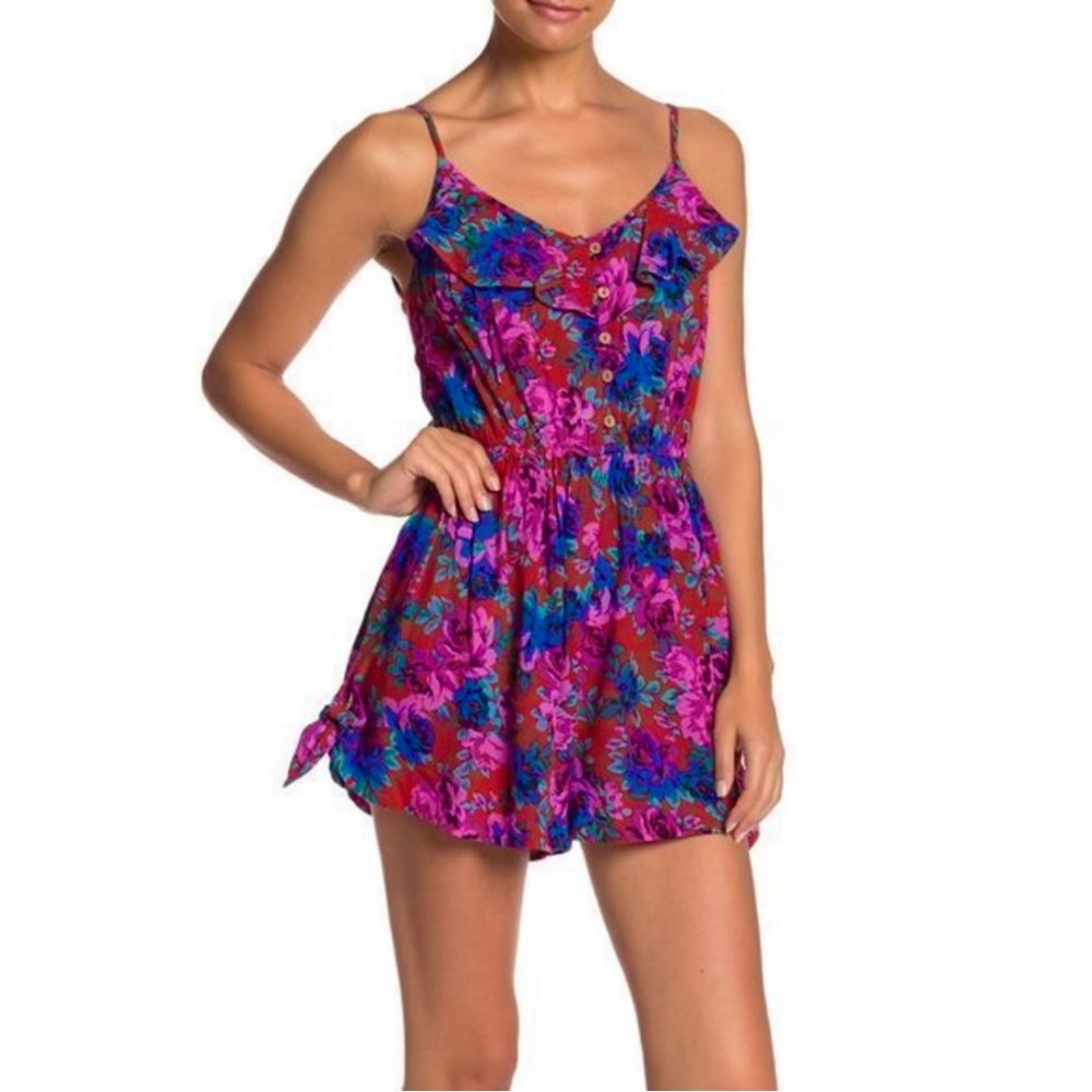BAND OF GYPSIES Ruffle Top Floral Print Romper. Size Medium